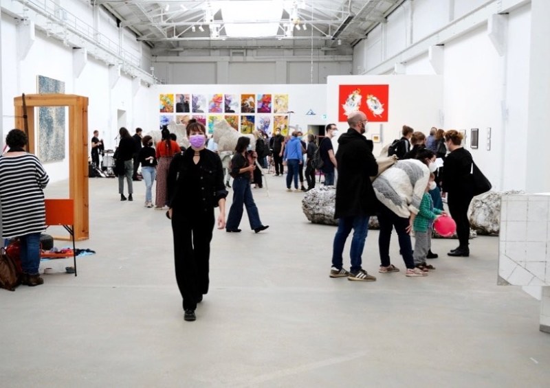 Ausstellungsansicht MATCHES in der Stiftung Reinbeckhallen Berlin 2021