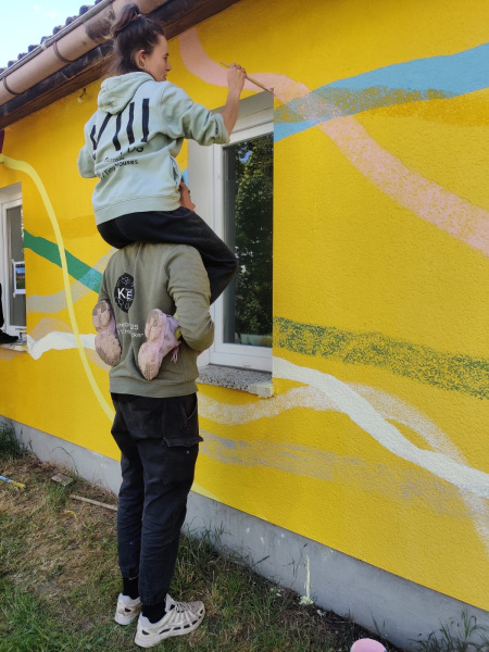 Pfade, Fades und Vielfalt - Wandbild für die neue Grundschule „Lernort“ in Tückhude, Mai 2025