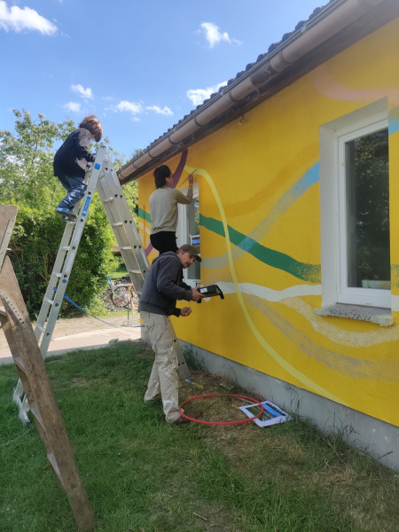 Pfade, Fades und Vielfalt - Wandbild für die neue Grundschule „Lernort“ in Tückhude, Mai 2025
