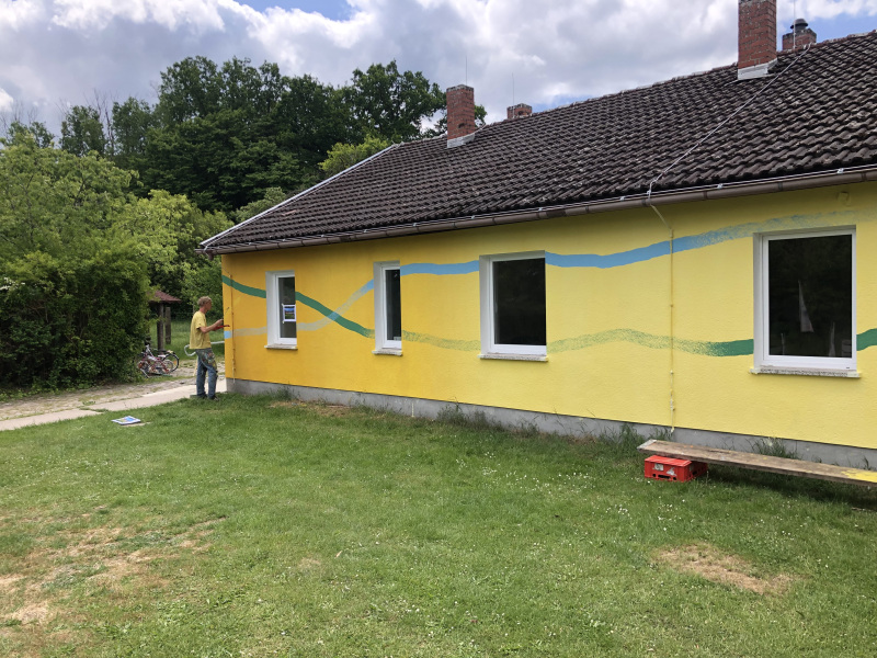 Pfade, Fades und Vielfalt - Wandbild für die neue Grundschule „Lernort“ in Tückhude, Mai 2025