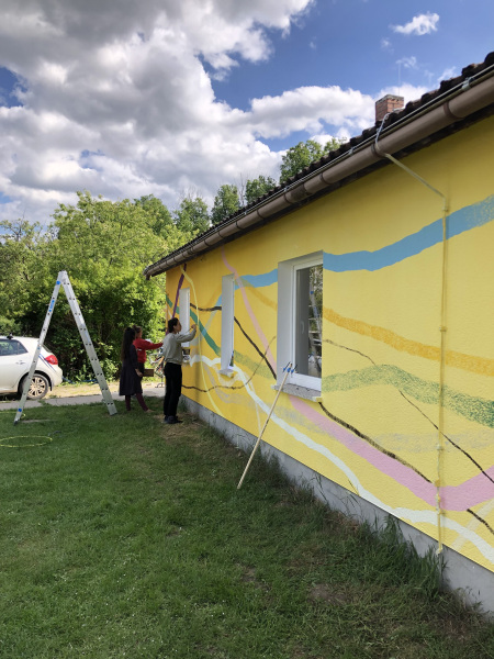 Pfade, Fades und Vielfalt - Wandbild für die neue Grundschule „Lernort“ in Tückhude, Mai 2025